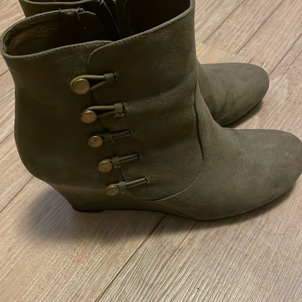 Size 10 wedge heel shoes